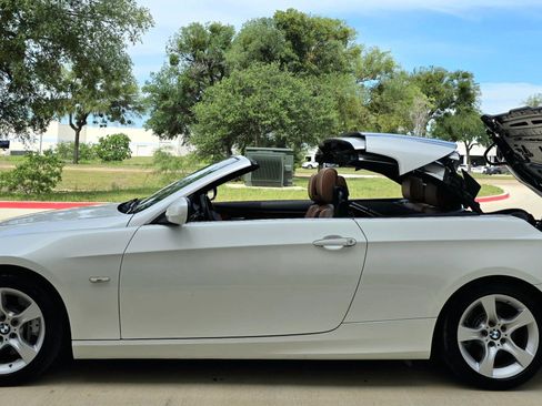 Used 2013 BMW 335i Convertible RWD image 11