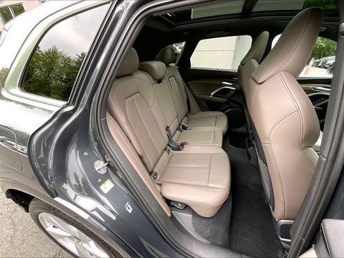 Used 2025 Audi Q5 Premium Plus w/ Premium Plus AWD/4WD image 24
