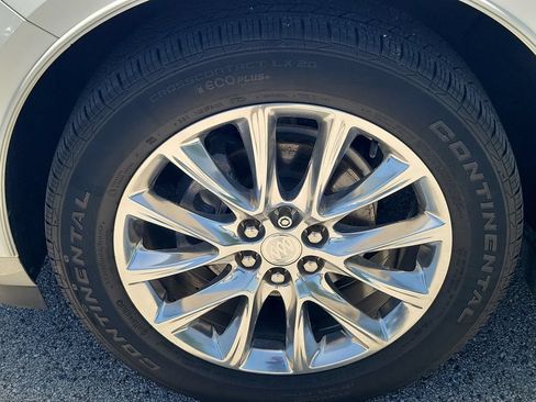 Used 2020 Buick Enclave Essence w/ Sound and Sites Package FWD image 7