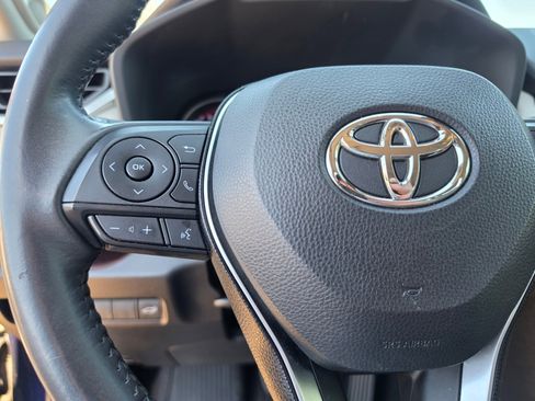 Used 2019 Toyota RAV4 Limited image 22