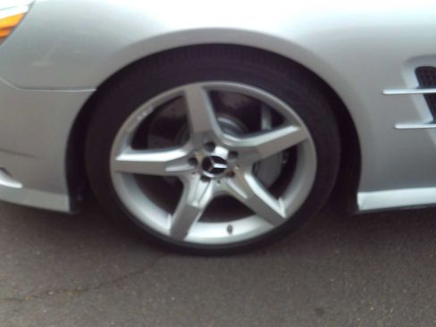 Used 2013 Mercedes-Benz SL 550 image 9