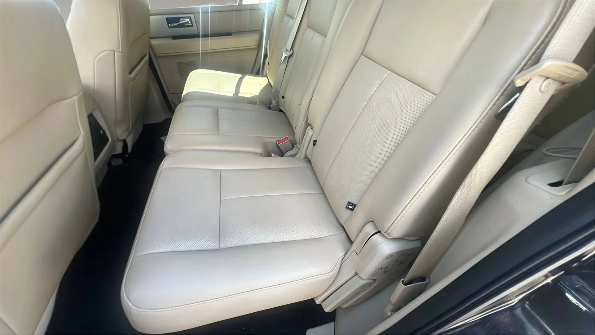 Used 2016 Ford Expedition Limited w/ Equipment Group 301A RWD image 22