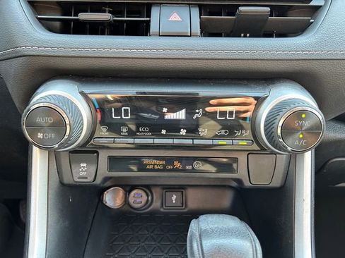 Used 2021 Toyota RAV4 LE image 24