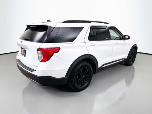 Used 2021 Ford Explorer XLT w/ Equipment Group 202A AWD/4WD image 7