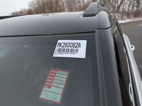 Used 2023 Chevrolet TrailBlazer RS image 34