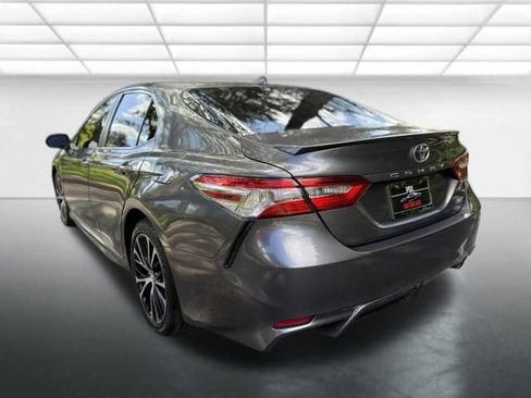 Used 2019 Toyota Camry SE w/ Carpet Mat Package FWD image 3
