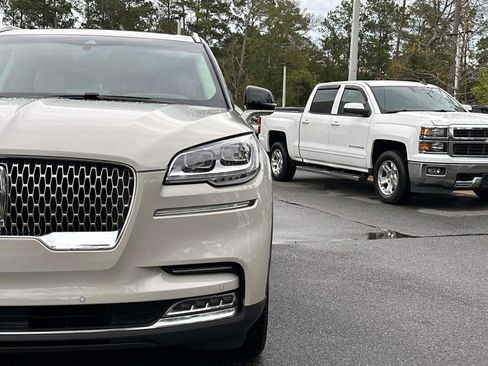 Used 2020 Lincoln Aviator Reserve w/ Equipment Group 202A image 10