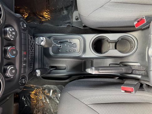 Used 2017 Jeep Wrangler Unlimited Sport w/ Quick Order Package 24S AWD/4WD image 29