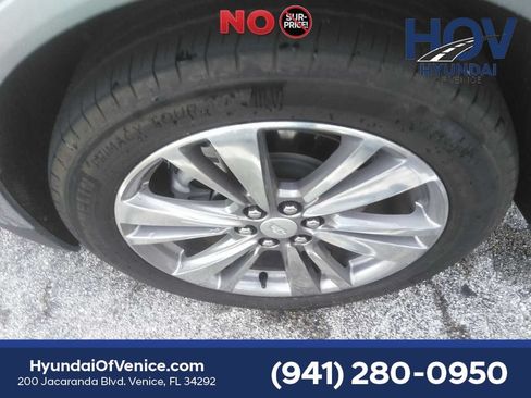 Used 2025 Cadillac XT5 Premium Luxury FWD image 15