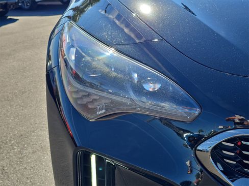 Used 2020 Kia Stinger GT1 image 7