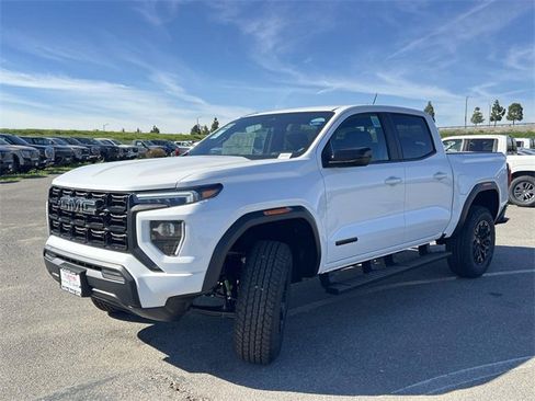 New 2026 GMC Canyon Elevation w/ LPO, Black Badging Package image 7