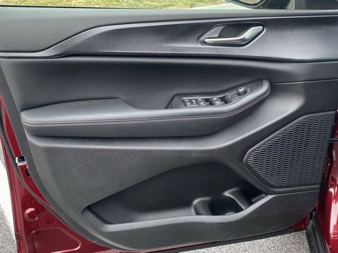 New 2025 Jeep Grand Cherokee L Laredo image 12