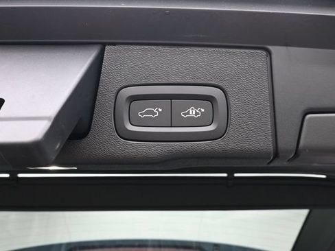 New 2026 Volvo XC60 T8 Plus w/ Climate Package PRO AWD/4WD image 32