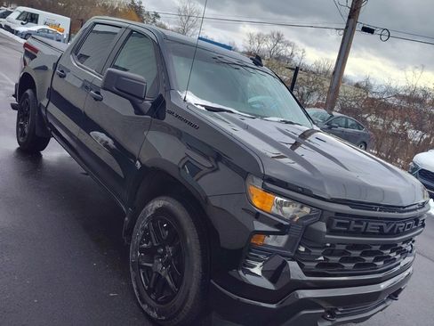 Used 2024 Chevrolet Silverado 1500 Custom w/ Dark Appearance Package image 7