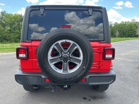 Used 2020 Jeep Wrangler Unlimited Sahara AWD/4WD image 4