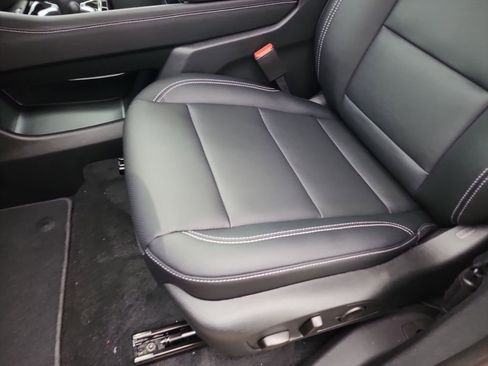 New 2026 Chevrolet Traverse LT w/ Sun and Wheel Package image 15