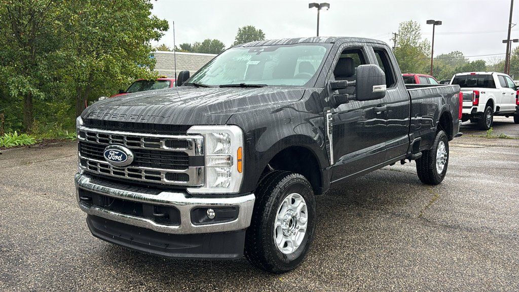 New 2027 Ford F350 XLT AWD/4WD image 2
