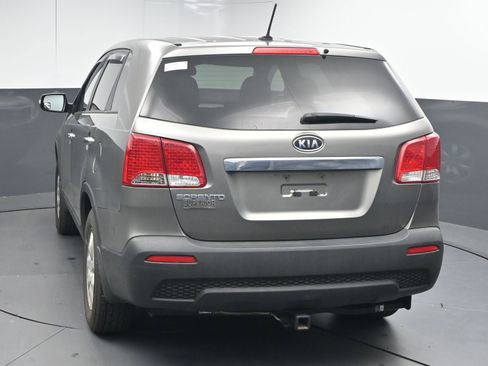 Used 2012 Kia Sorento LX w/ Third Row Pkg image 7