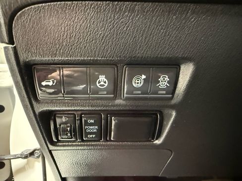 Used 2019 Nissan Armada Platinum w/ Captain's Chairs Package image 14