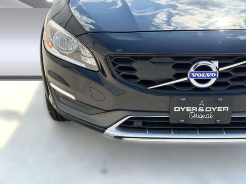Used 2015 Volvo V60 T5 Cross Country w/ Convenience Package AWD/4WD image 11