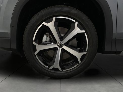 New 2025 Volkswagen Tiguan SE image 10