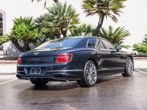 Used 2025 Bentley Flying Spur Plug-In Hybrid AWD/4WD image 32