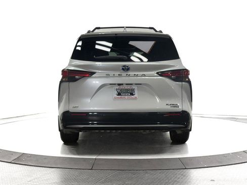 Certified 2023 Toyota Sienna Platinum image 10