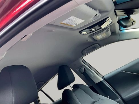 Certified 2024 Toyota Venza LE AWD/4WD image 14