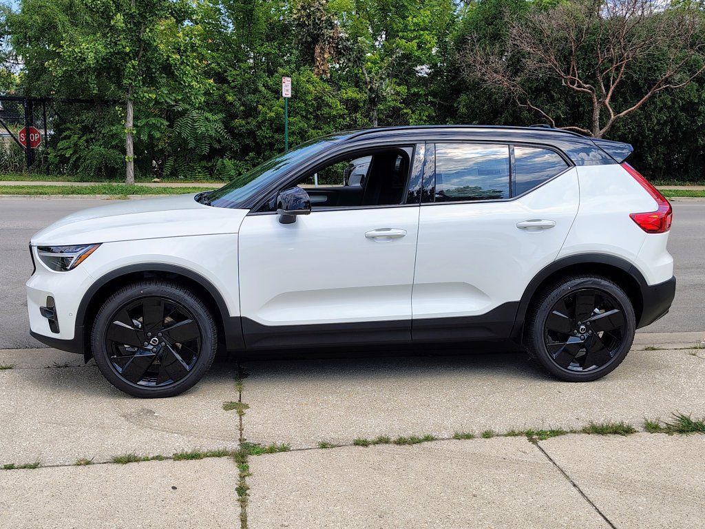 New 2026 Volvo XC40 B5 Ultra w/ Climate Package AWD/4WD image 7