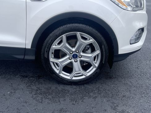 Used 2019 Ford Escape Titanium image 33