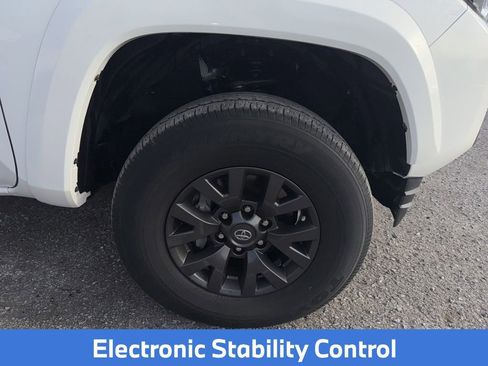 Used 2022 Toyota Tacoma SR5 image 9
