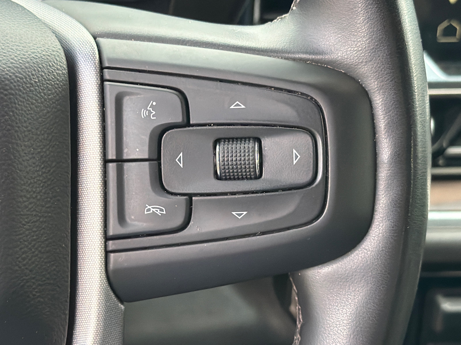 Used 2025 GMC Sierra 1500 SLT AWD/4WD image 29