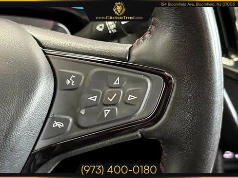 Used 2022 Chevrolet Equinox RS w/ Infotainment Package image 13