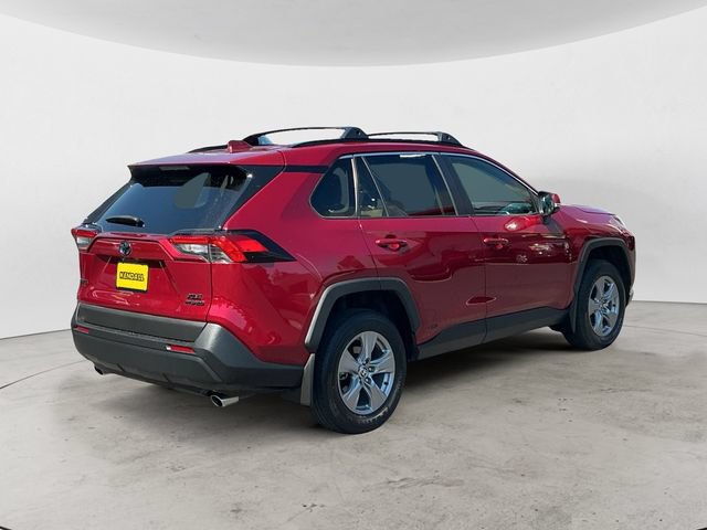 Certified 2022 Toyota RAV4 XLE w/ XLE Grade Weather Package AWD/4WD image 5