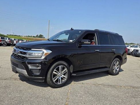 Certified 2024 Ford Expedition Limited AWD/4WD image 3