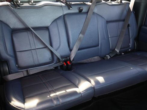 Used 2022 Chevrolet Silverado 1500 High Country image 24