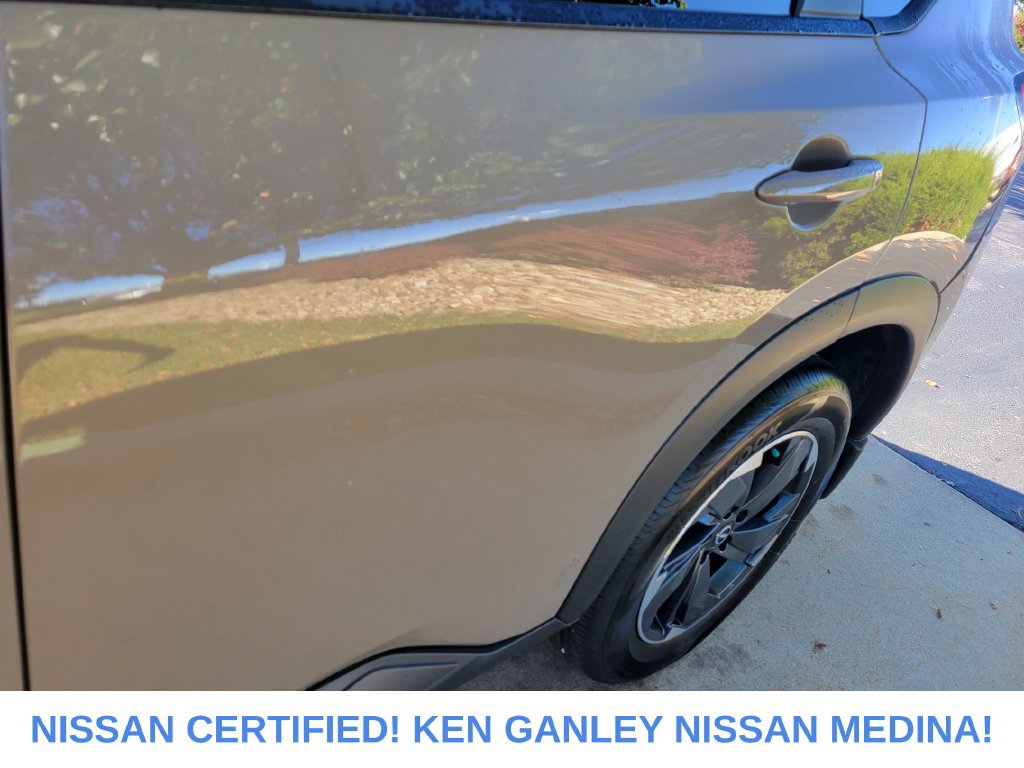Certified 2024 Nissan Rogue SV w/ SV Premium Package AWD/4WD image 12