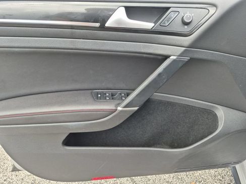 Used 2015 Volkswagen GTI SE FWD image 9