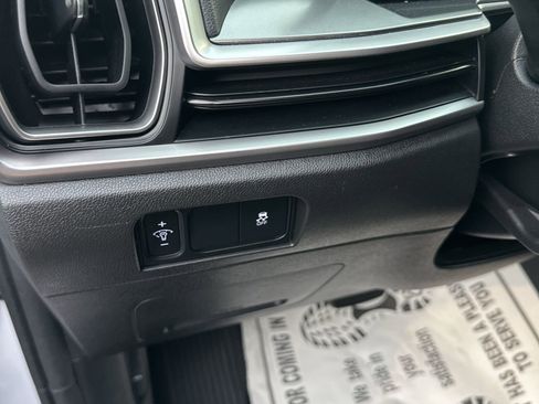 Used 2024 Kia Sorento S image 35