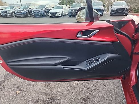 Used 2017 MAZDA MX-5 Miata RF Club image 17