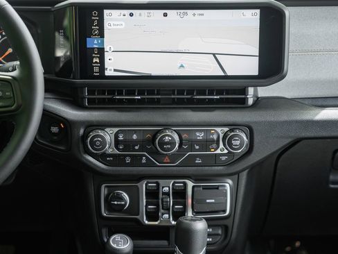 New 2025 Jeep Gladiator Sport image 22