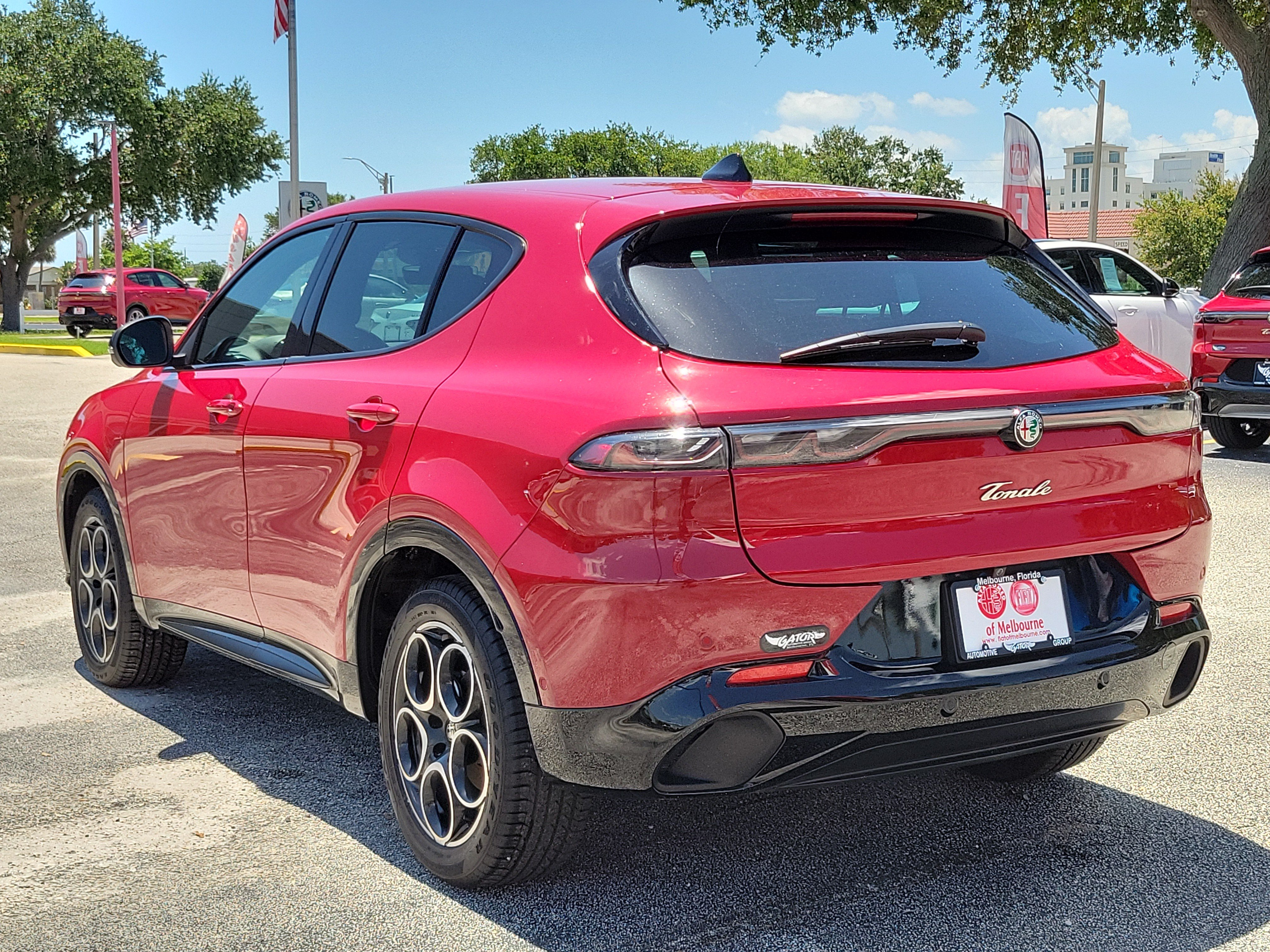 Used 2025 Alfa Romeo Tonale w/ Premium Package AWD/4WD image 3