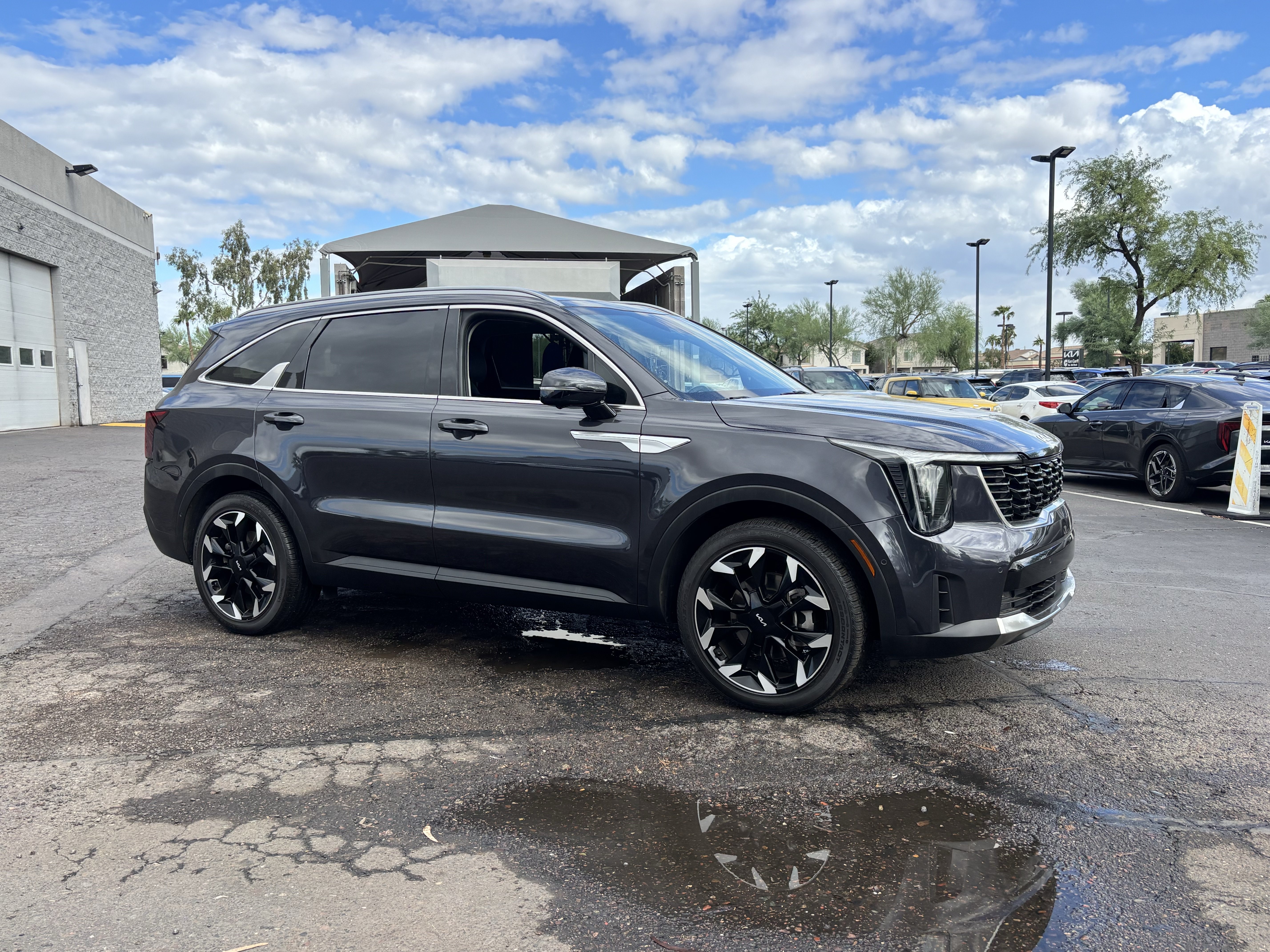 Used 2025 Kia Sorento SX FWD image 31