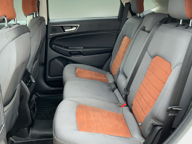 Used 2018 Ford Edge SEL w/ Equipment Group 201A FWD image 15