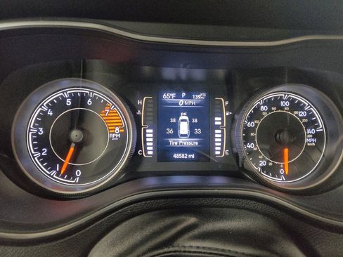 Used 2020 Jeep Cherokee Latitude Plus w/ Cold Weather Group AWD/4WD image 23