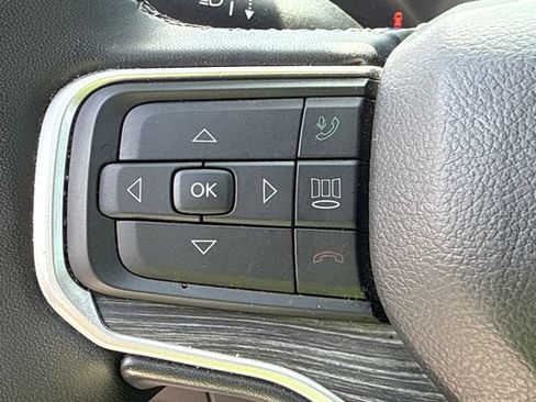 Used 2024 Jeep Wagoneer L Series II RWD image 27