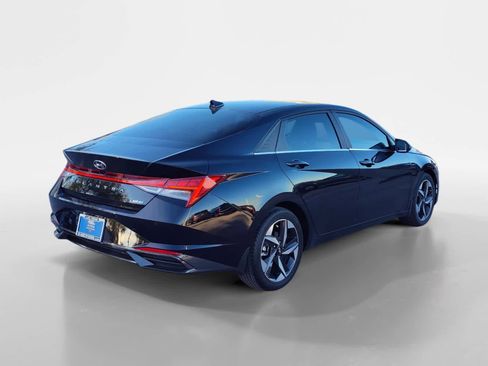 Certified 2023 Hyundai Elantra Limited image 12
