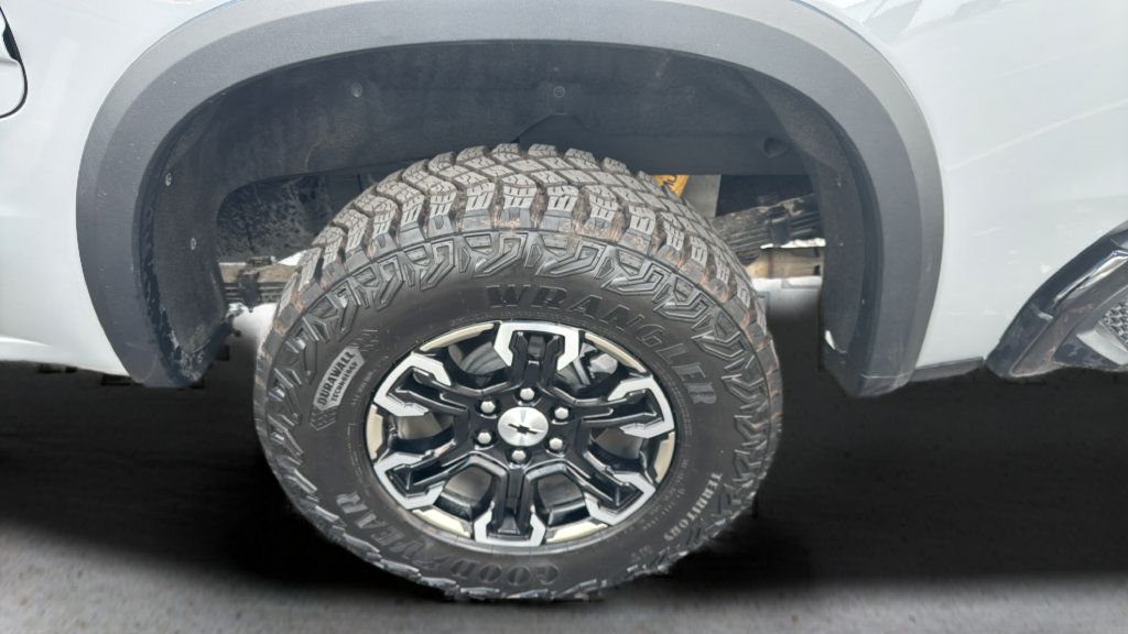 Used 2024 Chevrolet Silverado 1500 ZR2 w/ Technology Package AWD/4WD image 18