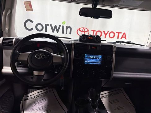 Used 2010 Toyota FJ Cruiser 4WD image 21