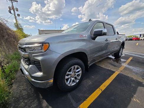 Used 2023 Chevrolet Silverado 1500 LT image 12